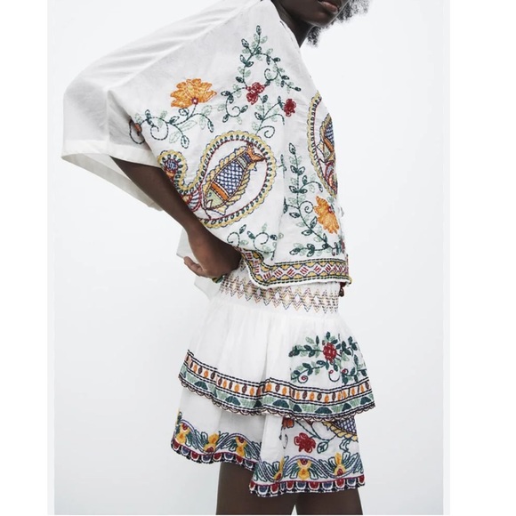 ❌DONATED❌ ZARA White & Multi-Colored Embroidered Skirt with Elastic Waistband - Picture 2 of 12